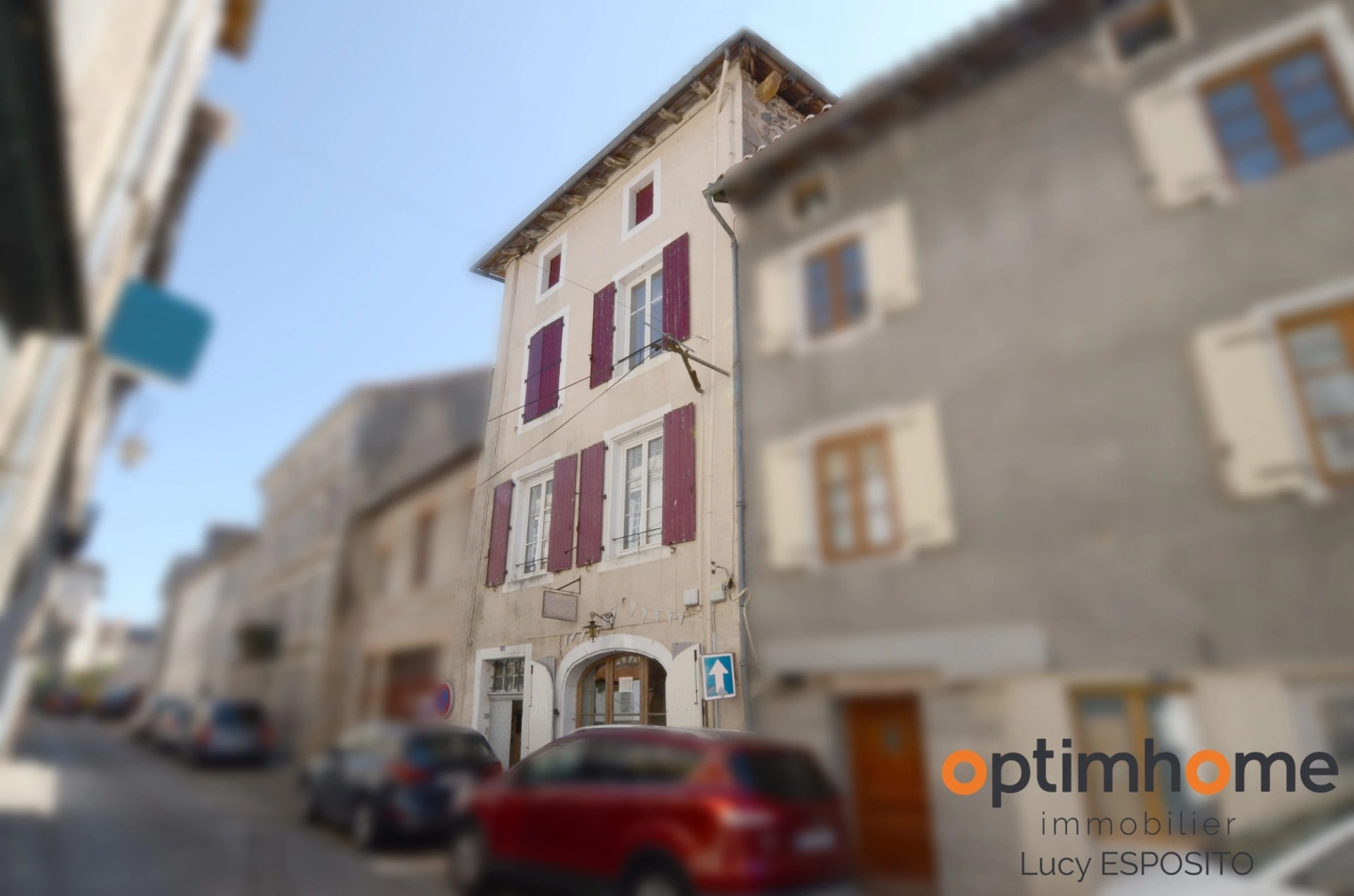 Maison 11 pièces 200 m² · à Confolens · 200 m² · 77 000 €