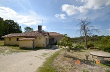 🏡 Charmante fermette sur 1.2 hectare – Idéale pour chevaux, animaux ou projet de petite exploitation ! 🐴🌿