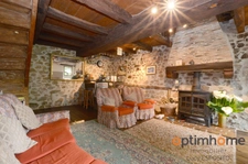 Belle maison en pierre avec grand jardin