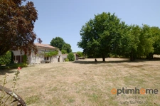🏡 Charmante Maison en Pierre avec Gîte, Grand Jardin & Piscine à Turgon, en Charente ☀️🌳