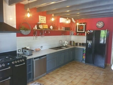 Beau camping avec maison d'habitation et 7.8ha de terrain 