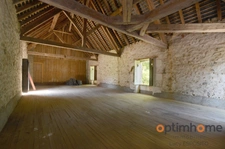  🏡 Maison de caractère avec gîte dans le parc d'un château historique - Charroux (86)