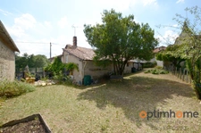 🏡 Charmante maison en pierre avec dépendance à rénover – Cœur de Saint-Laurent-de-Céris (Charente) 🌿✨