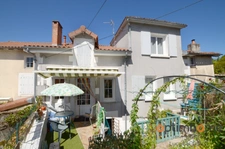 🏡 Charmante maison de village exposée plein sud avec magnifique jardin de cour – Chabanais (16) 🌳☀️