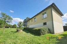 🏡 Charmante maison familiale avec 5 000 m² de terrain dans le paisible village d’Ambernac ! 🌿✨