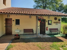 Beau camping avec maison d'habitation et 7.8ha de terrain 