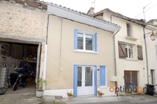 🏡 Charmante maison de village aux volets bleus au cœur d'Alloue ! 💙
