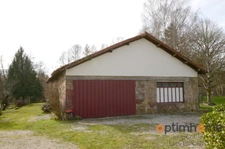 Propriété de 4 chambres au bord de la rivière à vendre