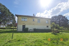 🏡 Charmante maison familiale avec 5 000 m² de terrain dans le paisible village d’Ambernac ! 🌿✨