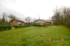 Propriété de 4 chambres au bord de la rivière à vendre