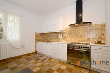 Propriété de 4 chambres au bord de la rivière à vendre