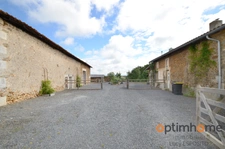 🏡 Charmante Ferme à Vendre 4 chambres 9,164 m² terrain – Cherves-Châtelars, Charente 