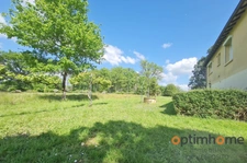 🏡 Charmante maison familiale avec 5 000 m² de terrain dans le paisible village d’Ambernac ! 🌿✨