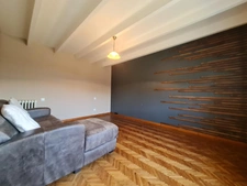 Belle maison de plain-pied avec annexe, étang et bois !