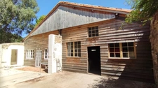 Propriété de 4 chambres au bord de la rivière à vendre