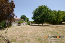 🏡 Charmante Maison en Pierre avec Gîte, Grand Jardin & Piscine à Turgon, en Charente ☀️🌳