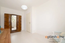 Propriété de 4 chambres au bord de la rivière à vendre
