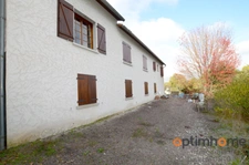 Sous-sol de 3 chambres, grand jardin et garage supplémentaire!