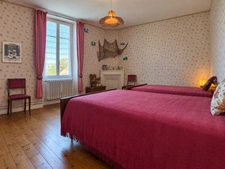 🏡 Maison de caractère aux multiples possibilités – Cœur de Saint-Laurent-de-Céris