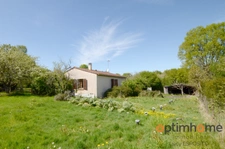 Belle maison Sous-Sol avec jardin seulement 2 minutes du village