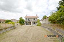 🏡 Maison Unique à Vendre dans un Hameau Tranquille – Ambernac, Charente 🌳