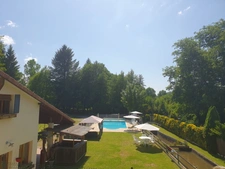 Beau camping avec maison d'habitation et 7.8ha de terrain 