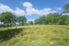 🏡 Charmante maison familiale avec 5 000 m² de terrain dans le paisible village d’Ambernac ! 🌿✨