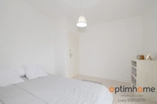 Propriété de 4 chambres au bord de la rivière à vendre