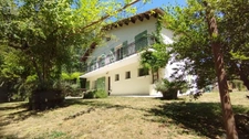 Propriété de 4 chambres au bord de la rivière à vendre