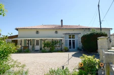 Charmante maison de campagne à Ambernac – Un véritable havre de paix prêt à vous accueillir ! 🌿✨