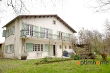Propriété de 4 chambres au bord de la rivière à vendre