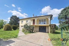 🏡 Charmante maison familiale avec 5 000 m² de terrain dans le paisible village d’Ambernac ! 🌿✨