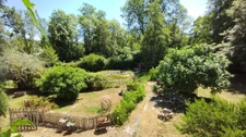 Propriété de 4 chambres au bord de la rivière à vendre
