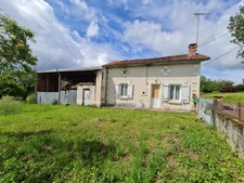 🏡 Projet de rénovation avec énormément de potentiel au cœur du charmant village de Nieuil, Charente 🌳