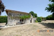 🏡 Charmante Maison en Pierre avec Gîte, Grand Jardin & Piscine à Turgon, en Charente ☀️🌳
