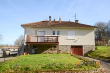 Belle maison Sous-Sol avec jardin