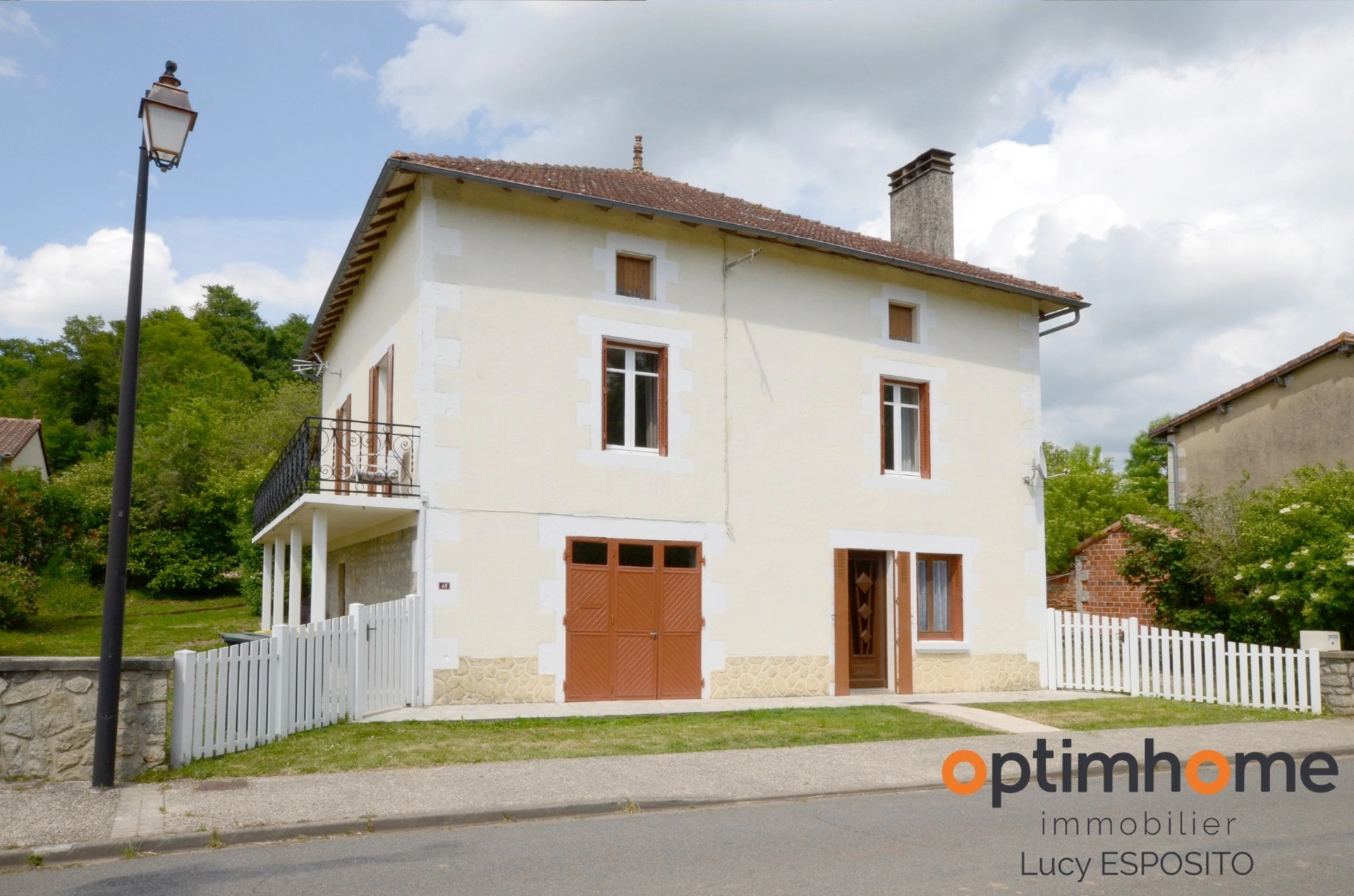 Maison 7 pièces 149 m² · à Alloue · 149 m² · 127 000 €