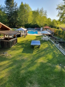 Beau camping avec maison d'habitation et 7.8ha de terrain 