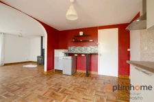 Belle maison Sous-Sol avec garages seulement 3 minutes de Confolens 