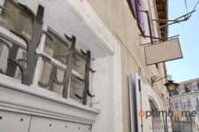 🏰 Opportunité Unique au Cœur du Village Historique de Confolens ! 🌟