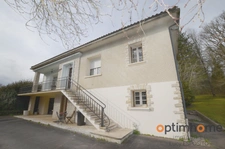 Grande maison familiale avec sous-sol, jardin et bois — Aux abords de Saint-Laurent-de-Céris 🌳