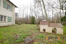 Propriété de 4 chambres au bord de la rivière à vendre
