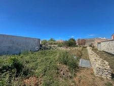 Maison à vendre 4 pièces, au cœur de Sainte-Marie-de-Ré – Parcelle de 1 200 m² avec dépendances en pierre MARIE DE RE (17)