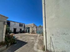Maison à vendre 4 pièces, au cœur de Sainte-Marie-de-Ré – Parcelle de 1 200 m² avec dépendances en pierre MARIE DE RE (17)