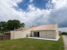 Maison rénovée 141 m² - 3 chambres - Suite parentale - Jardin - Moragne (17430)