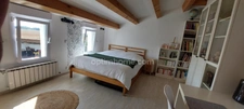 Bourg de Saint-pierre d'Oléron, proche commodités  sur terrain 1300m²: maison 6 chambres  + 2 studios indépendants et 2 garages 