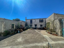 Maison à vendre 4 pièces, au cœur de Sainte-Marie-de-Ré – Parcelle de 1 200 m² avec dépendances en pierre MARIE DE RE (17)
