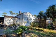 Saint-Pierre d'Oléron. Côte ouest, à 2 pas de la plage: maison 4 chambres sur jardin arboré 1300m² 