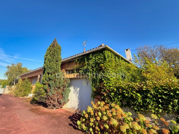 Propriété familiale 5 pièces au cœur d'un véritable parc de 2 158 m² - LA ROCHELLE (17)