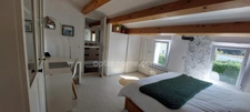 Bourg de Saint-pierre d'Oléron, proche commodités  sur terrain 1300m²: maison 6 chambres  + 2 studios indépendants et 2 garages 